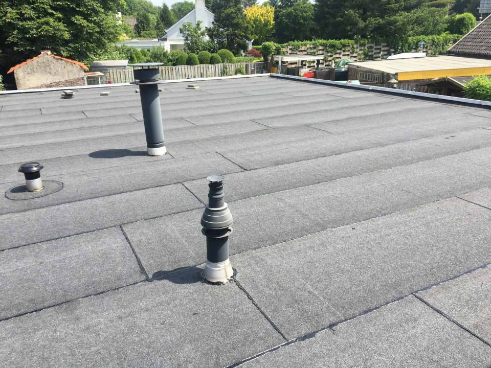 Plat dak laten renoveren door deskundig dakdekker 5